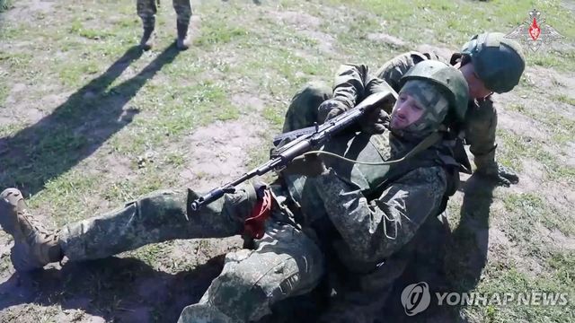 러시아 쿠르스크 지뢰제거 작업 투입돼 훈련 받는 북한 공병들