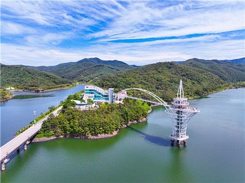 칠갑 타워와 칠갑호 전망대