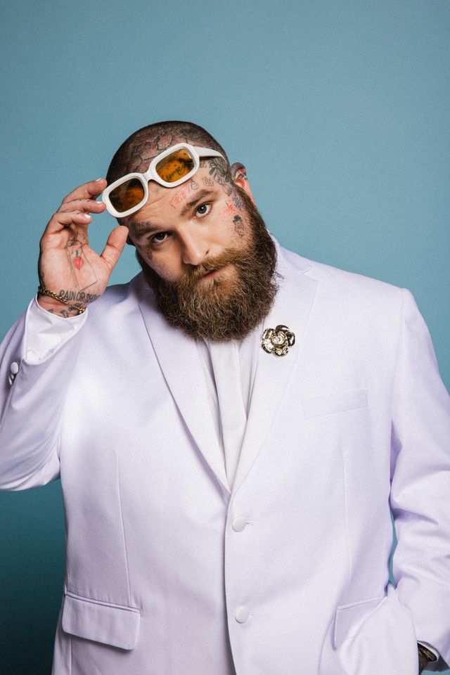 팝스타 테디 스윔스