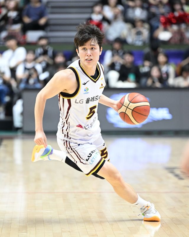 돌파하는 LG 양준석