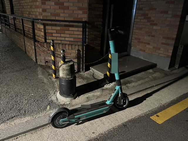 여전히 '무면허 운전' 가능한 전동킥보드