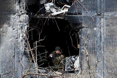 14일 러시아 공격으로 파괴된 키이우 건물