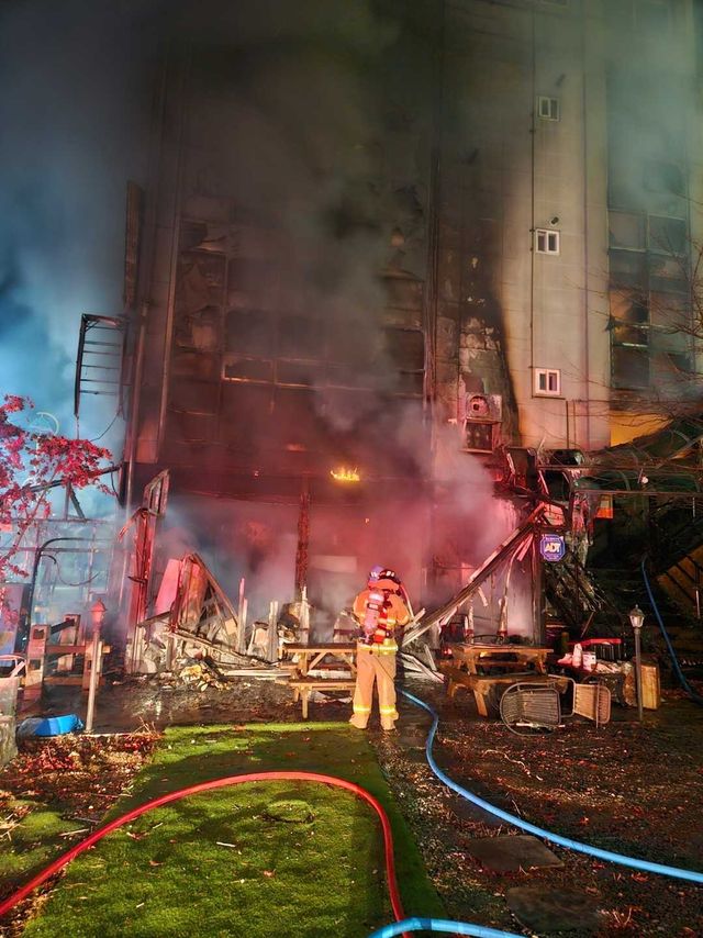 태백 상가 화재 진화 현장