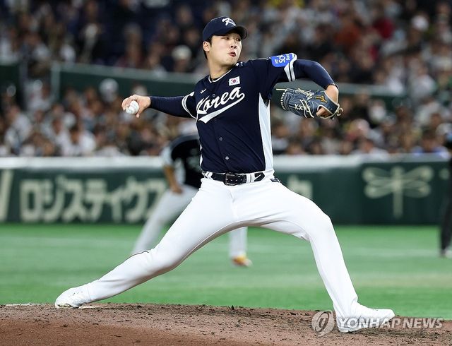 8회 마운드 오른 이민석