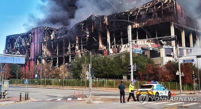 화마가 삼킨 이랜드패션 물류센터