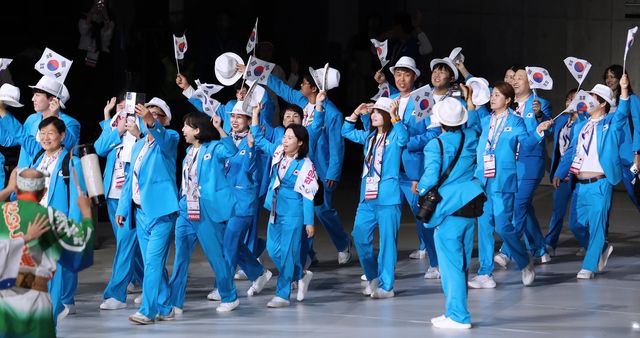 2025 도쿄 데플림픽 개회식에서 입장하는 한국 선수단