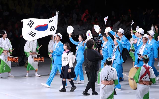2025 도쿄 데플림픽 개회식에서 입장하는 한국 선수단