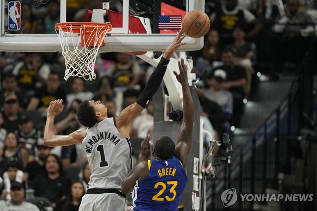 블록하는 빅토르 웸반야마