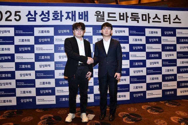 삼성화재배 결승에서 맞붙는 랴오위안허(왼쪽)와 딩하오