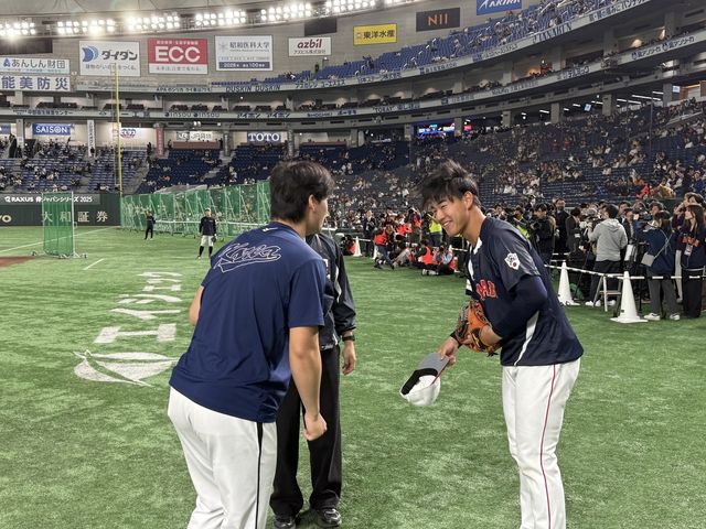 니시카와 미쇼(오른쪽)를 찾아가 사과한 이호성