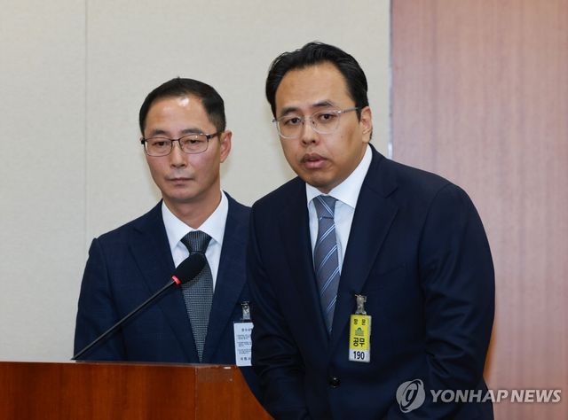 김명규 쿠팡이츠 대표와 김범석 우아한형제들 대표