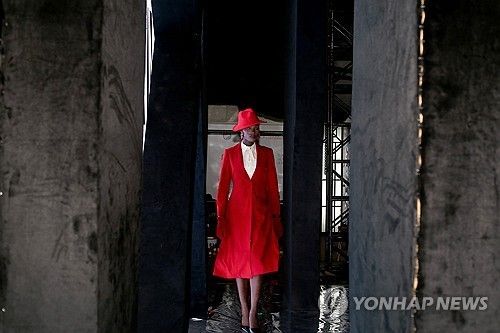 2024년 나이지리아 라고스에서 열린 아프리카 패션위크의 모델