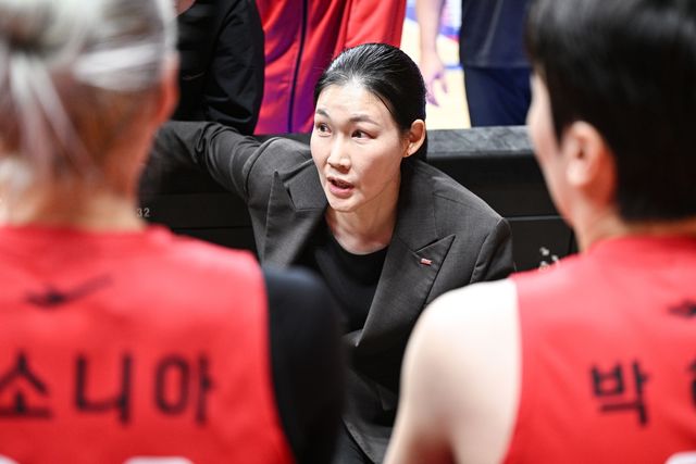 BNK의 박정은 감독