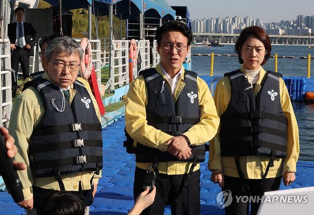 한강수상안전교육장 찾은 김민석 국무총리