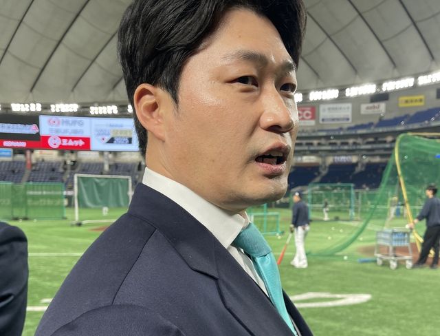 16일 일본과 평가전 경기를 앞두고 후배들을 격려하는 오승환 