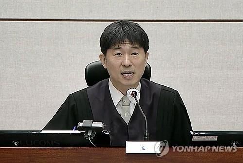 지귀연 판사, 윤석열 내란혐의 재판 진행