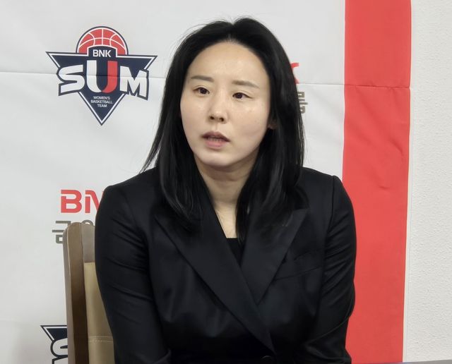 최윤아 신한은행 감독