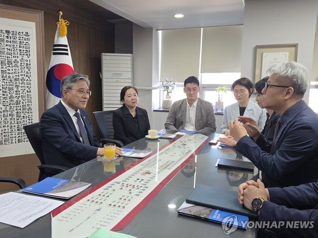 '제48차 세계유산위원회' 개최 방안 환담하는 허민 국가유산청장