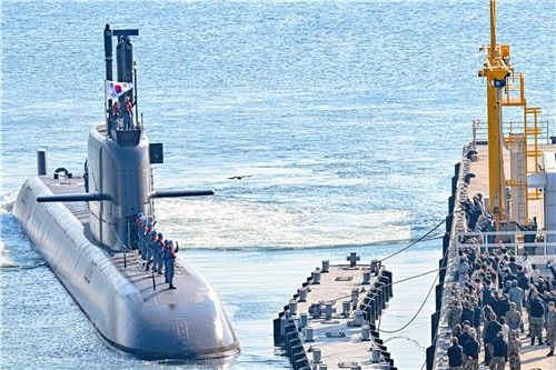 한미 연합대잠전 훈련 '사일런트 샤크' 참가 위해 출항하는 안무함