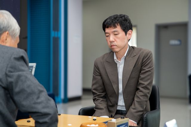 이창호 9단이 통산 최다승 경신을 눈앞에 뒀다.