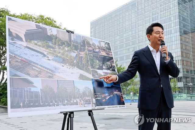 감사의 정원 소개하는 오세훈 서울시장