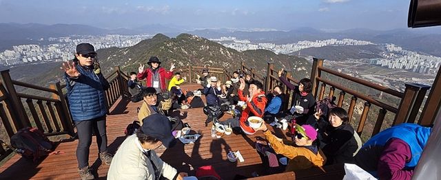 수락산 기차바위 전망대에서 본 의정부시내