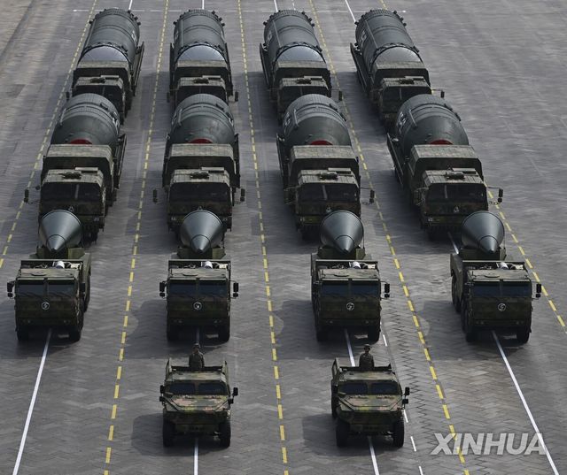 9월 3일 중국 열병식에서 공개된 핵미사일 행렬