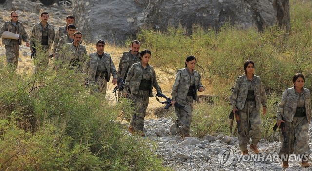 이라크 산악지대의 PKK 무장대원들
