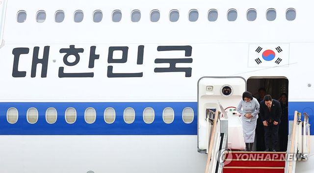 이재명 대통령 부부, G20 참석 계기 4개국 순방 출국