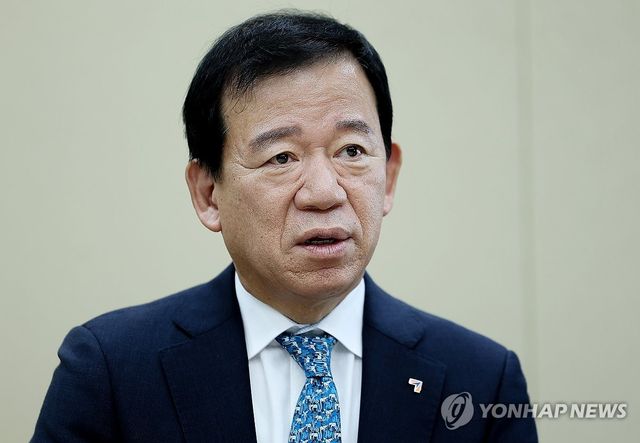 연합뉴스와 인터뷰하는 서유석 금투협 회장