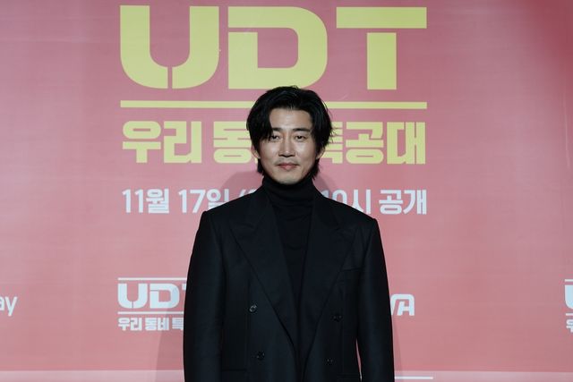 'UDT: 우리 동네 특공대' 주연을 맡은 배우 윤계상
