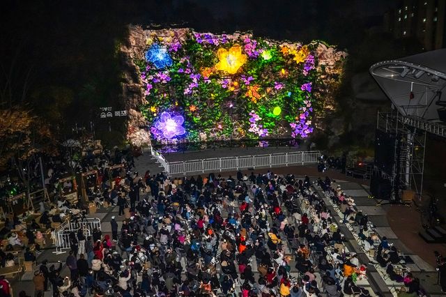 배봉산 숲속폭포 미디어파사드