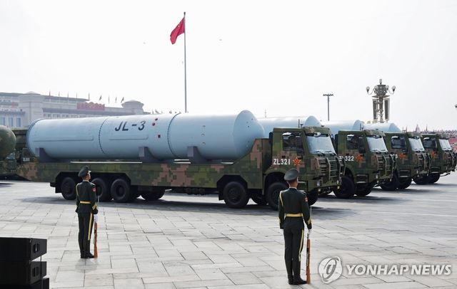 중국 전승 80주년 열병식에서 선보인 잠수함발사 탄도미사일 JL-3