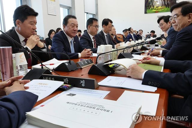 내년 예산안 세부심의...예산소위 가동