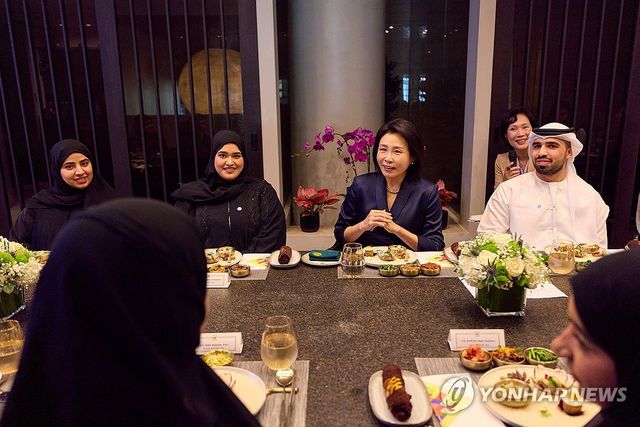 김혜경 여사, 한류동호회 대학생들과 오찬 간담회