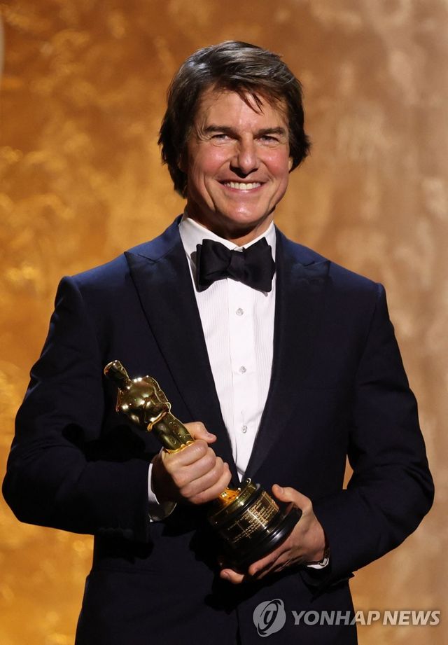 오스카 공로상 받은 배우 톰 크루즈