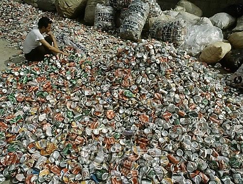 폐알루미늄 캔 더미 [연합뉴스 자료사진. 재판매 및 DB 금지] 