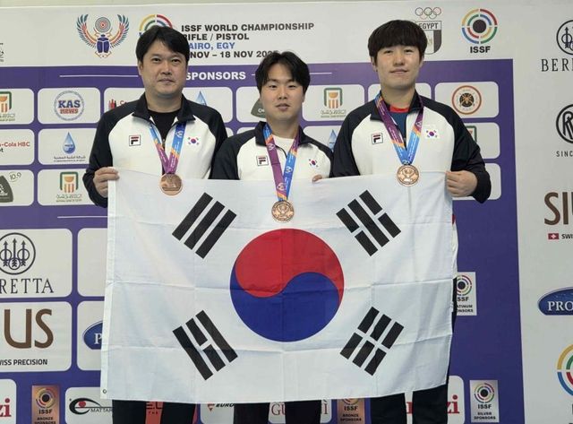 세계선수권대회 동메달을 합작한 한국 남자 사격