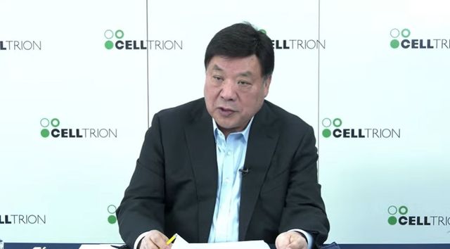 19일 온라인 간담회에서 발표하는 서정진 셀트리온 회장
