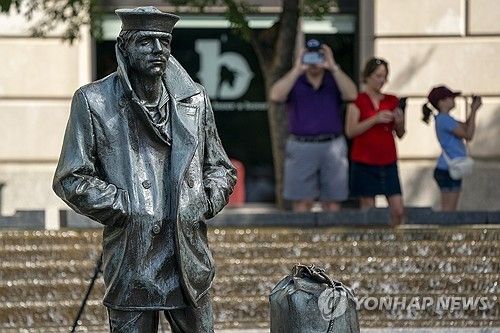 미드웨이 기념 미군상