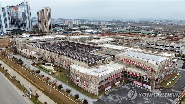 김정은, 평양 학용품공장ㆍ교구비품공장 건설장 시찰