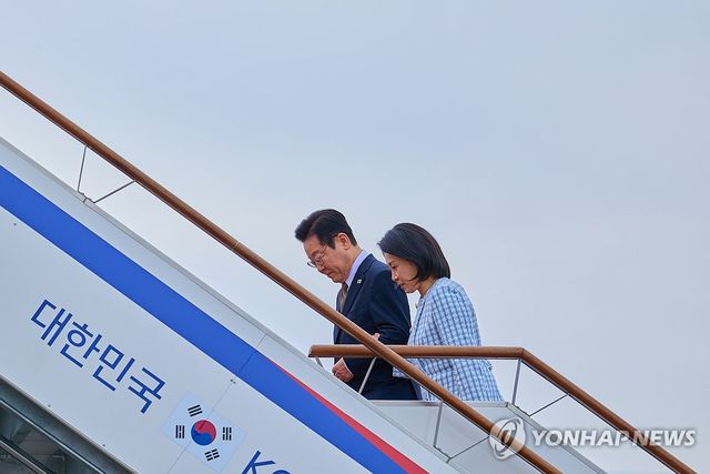 이재명 대통령 부부, G20 참석 계기 4개국 순방 출국
