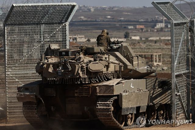 시리아 측 완충지대로 진입하는 이스라엘군 탱크