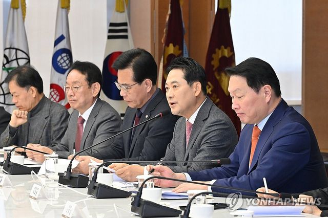 인사말하는 장동혁 대표