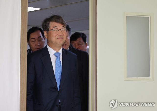 김지형 신임 경사노위 위원장