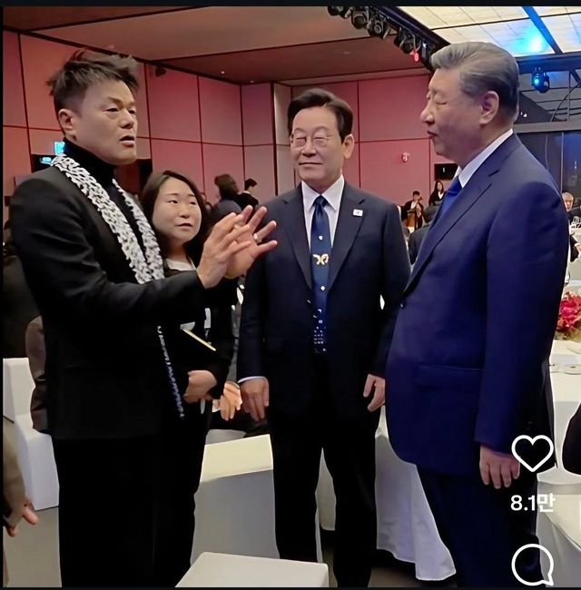 이재명 대통령, 시진핑 중국 국가주석과 이야기하는 박진영 대중문화교류위원장