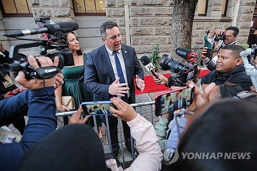 지난해 7월 당시 존 스틴헤이즌 남아공 민주동맹(DA) 대표 겸 농업부 장관