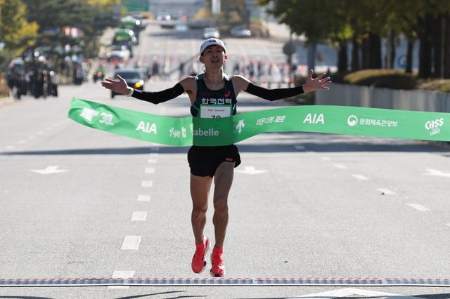 김홍록, JTBC서울마라톤 남자 국내부 우승