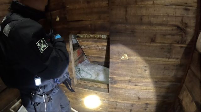 A호 비밀 어창 입구 