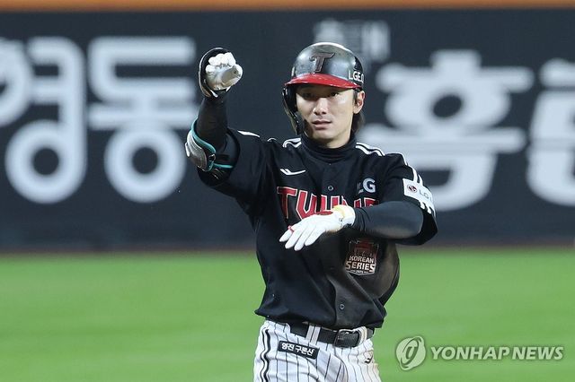 신민재 '동점이야'